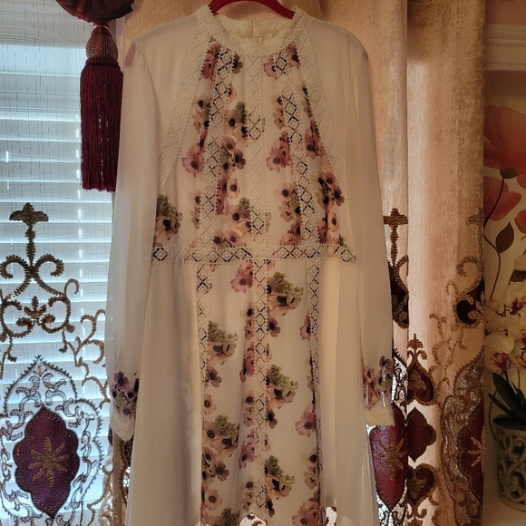 Ted baker floral dress Ted size 4 in prestige like new condition..Make an offer - Picture 7 of 11